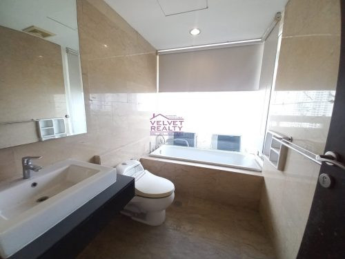 Dijual Apartemen The Royale Springhill Kemayoran 2+1BR Luas 165m2 #VR1066