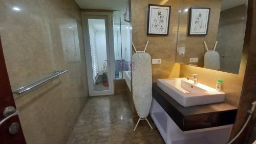 Disewakan Apartemen The Royale Springhill Kemayoran 1BR Luas 79m2 #VR1072