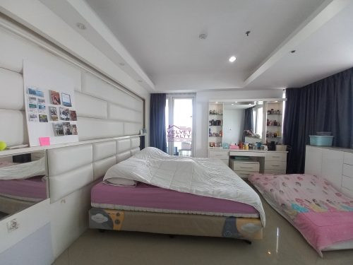 Dijual Apartemen The Royale Springhill Kemayoran 3+1BR Luas 196m2 #VR1081