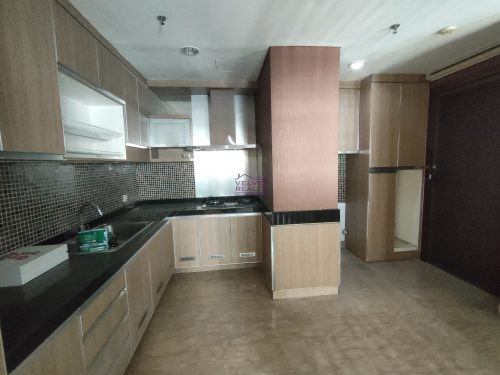 Dijual Apartemen The Royale Springhill Kemayoran 2BR Luas 165m2 #VR1084