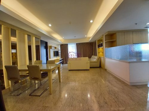 Disewakan Apartemen The Royale Springhill Kemayoran 2+1BR Luas 165m2 #VR986