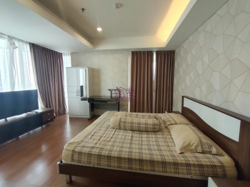 Dijual Apartemen The Royale Springhill Kemayoran 3+1BR Luas 196m2 #VR1096