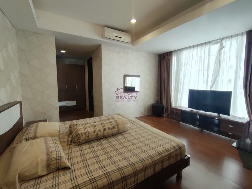 Dijual Apartemen The Royale Springhill Kemayoran 3+1BR Luas 196m2 #VR1096