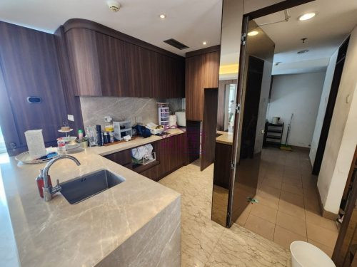 Dijual Apartemen Royale Springhill Kemayoran 3+1BR Luas 196m2 #VR1043