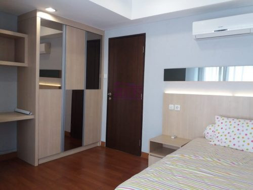 Disewakan Apartemen The Royale Springhill Kemayoran 3+1BR Luas 196m2 #VR1100