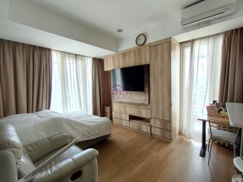 Disewakan Apartemen The Royale Springhill Kemayoran 2+1BR Luas 165m2 #VR1106