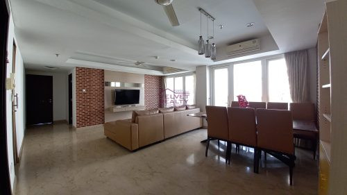 Disewakan Apartemen The Royale Springhill Kemayoran 3+1BR Luas 192m2 #VR1107 #VR1107