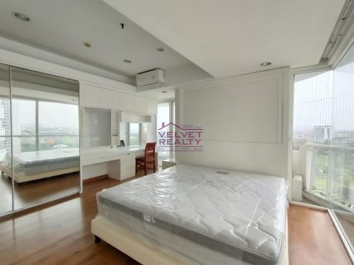 Disewakan Apartemen The Royale Springhill Kemayoran 3+1BR Luas 196m2 #VR1111