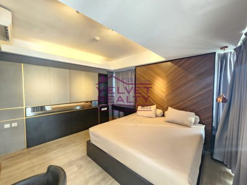 Disewakan Apartemen Royale Springhill Residences Kemayoran 3+1BR Luas 196m2 #VR1129