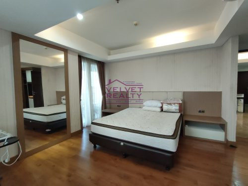 Disewakan Apartemen The Royale Springhill Kemayoran 3+1BR Luas 196m2 #VR1122