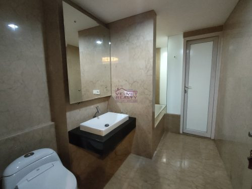 Disewakan Apartemen Royale Springhill Residences Kemayoran 1BR Luas 79m2 #VR950