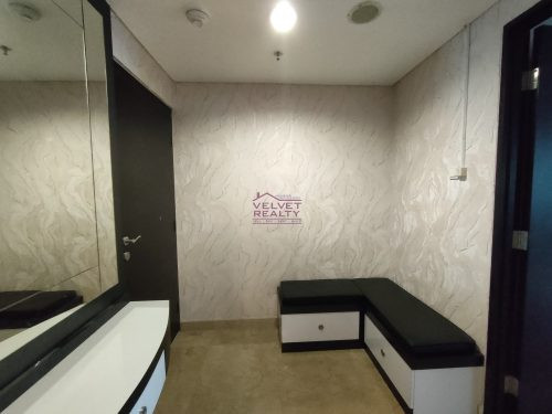 Disewakan Apartemen Royale Springhill Residences Kemayoran 1BR Luas 79m2 #VR950 #VR950