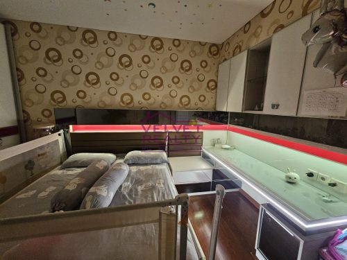 Disewakan Apartemen Royale Springhill Kemayoran 3+1BR Luas 196m2 #VR1133