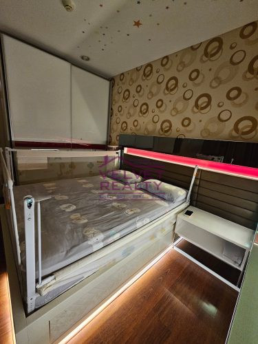 Disewakan Apartemen Royale Springhill Kemayoran 3+1BR Luas 196m2 #VR1133