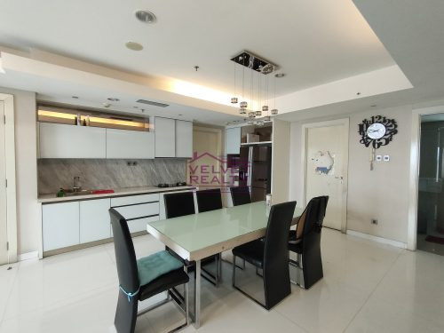 Disewakan Apartemen Royale Springhill Kemayoran 3+1BR Luas 196m2 #VR1133