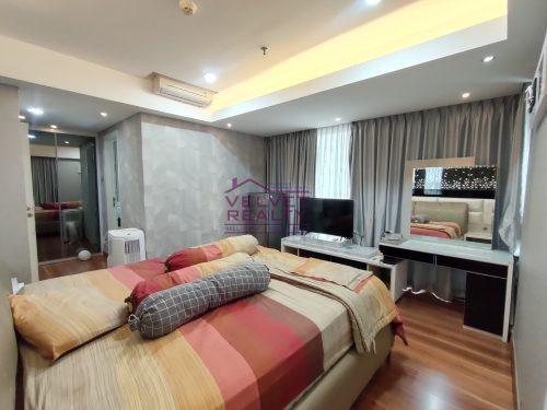 Disewakan Apartemen Royale Springhill Kemayoran 3+1BR Luas 196m2 #VR1133