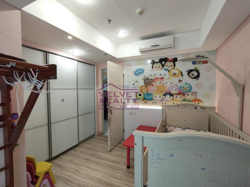 Disewakan Apartemen Royale Springhill Kemayoran 3+1BR Luas 196m2 #VR1133