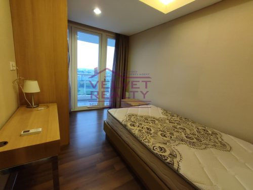 Disewakan Apartemen Royale Springhill Kemayoran 3+2BR Luas 192m2 #VR1033