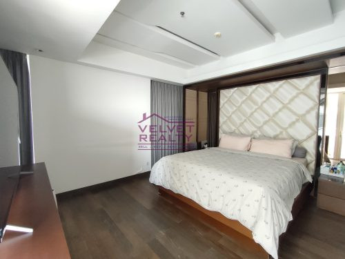 Disewakan Apartemen Royale Springhill Kemayoran 2+1BR Luas 196m2 #VR1137