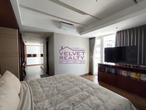 Disewakan Apartemen Royale Springhill Kemayoran 2+1BR Luas 196m2 #VR1137