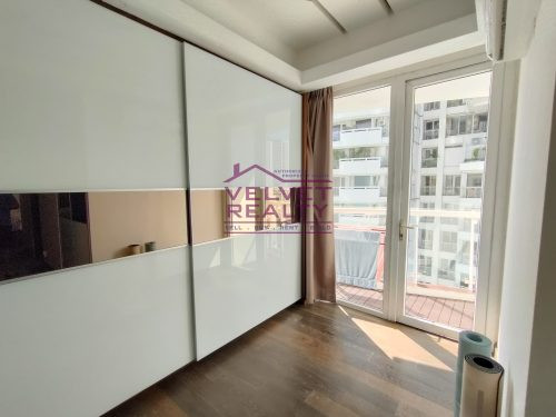 Disewakan Apartemen Royale Springhill Kemayoran 2+1BR Luas 196m2 #VR1137
