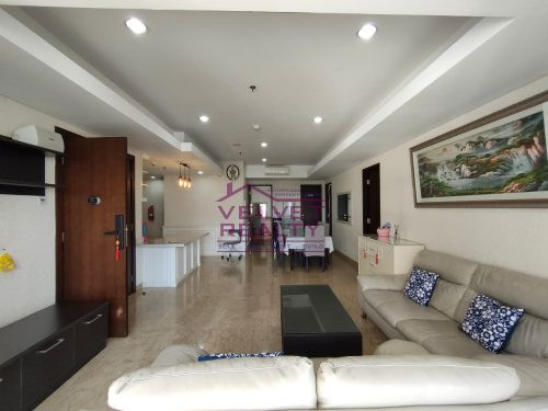 Disewakan Apartemen Royale Springhill Kemayoran 3+1BR Luas 196m2 #VR1141