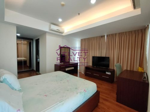 Disewakan Apartemen Royale Springhill Kemayoran 3+1BR Luas 196m2 #VR1141