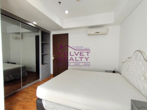 Disewakan Apartemen Royale Springhill Kemayoran 3+1BR Luas 196m2 #VR1141