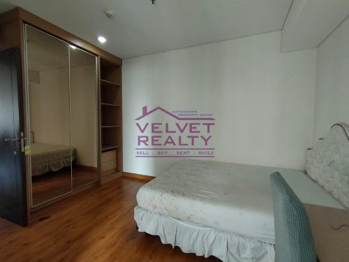 Disewakan Apartemen Royale Springhill Kemayoran 3+1BR Luas 196m2 #VR1141