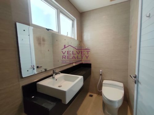 Disewakan Rumah Golf Residence Kemayoran 2 Lantai Luas 180m2 #VR703 #VR703