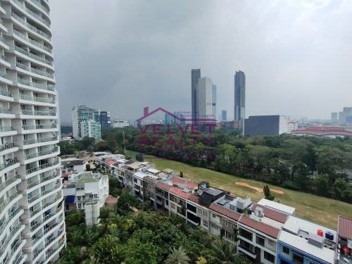 Dijual Apartemen Royale Springhill Kemayoran 3BR Luas 196m2 #VR1143