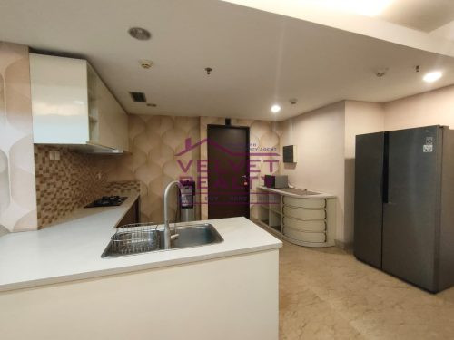 Dijual Apartemen Royale Springhill Kemayoran 3+1BR Luas 196m2 #VR1138