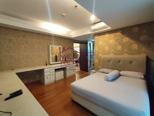 Dijual Apartemen Royale Springhill Kemayoran 3+1BR Luas 196m2 #VR1138