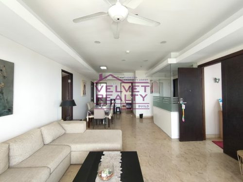 Disewakan Apartemen Royale Springhill Kemayoran 3+1BR Luas 196m2 #VR1156