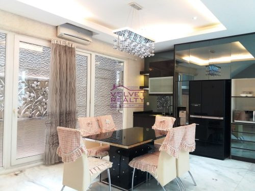 Disewakan Townhouse Springhill Golf Residence Luas 250m2 4 Lantai #VR930