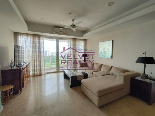 Disewakan Apartemen Royale Springhill Kemayoran 3+1BR Luas 196m2 #VR1156