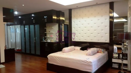 Disewakan Townhouse Springhill Golf Residence Luas 250m2 4 Lantai #VR930